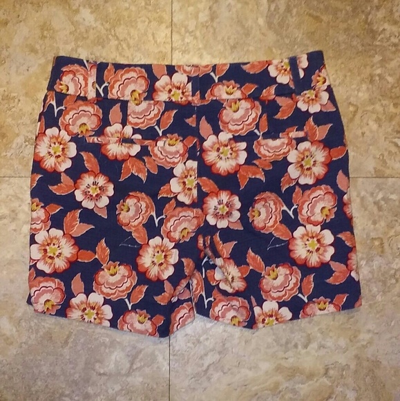 Ann Taylor Loft floral print Riviera shorts - Picture 2 of 4